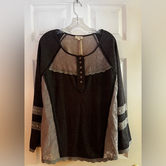 POL-Women’s LS NWT Charcoal and Light Gray Lace Top Size S - Picture 2 of 10